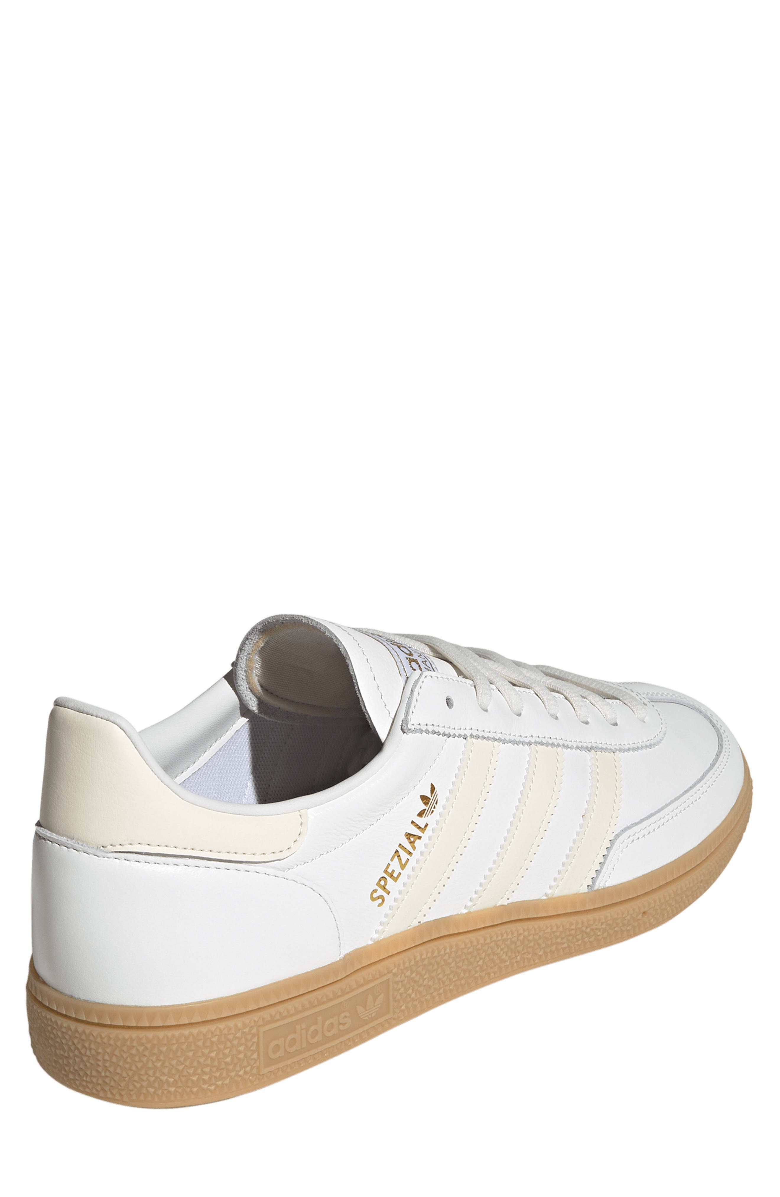 Gender Inclusive Handball Spezial Sneaker, Alternate, color, CORE WHITE/ WONDER BEIGE / GUM