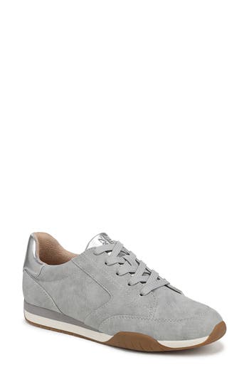 Naturalizer Patricia Sneaker In Gray