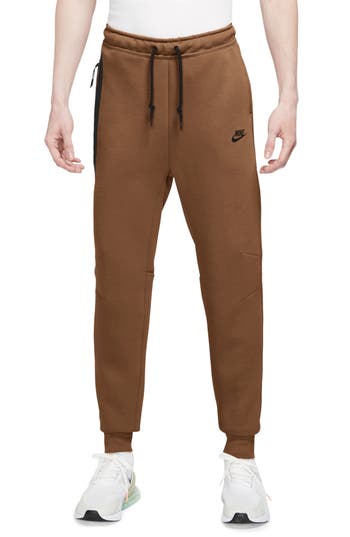 Nike Tech Fleece Joggers In Light Tan/black