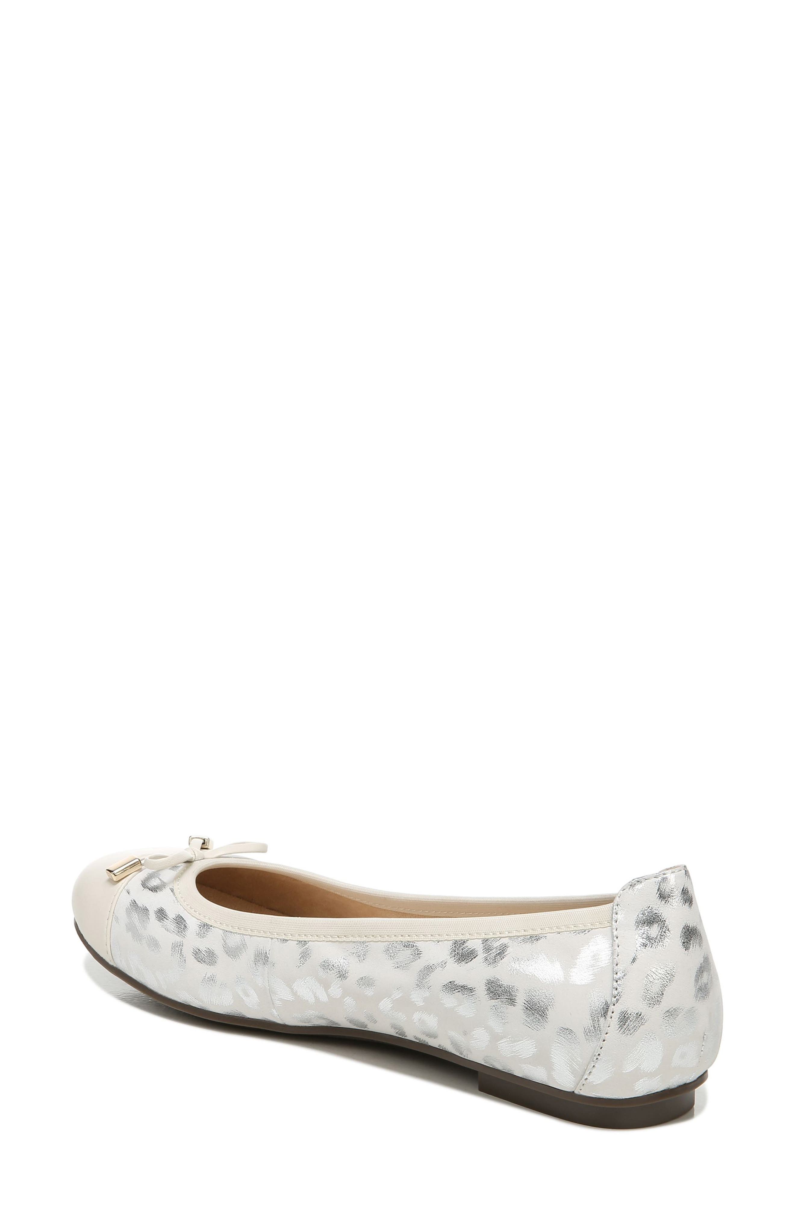 Minna Cap Toe Flat, Alternate, color, CREAM