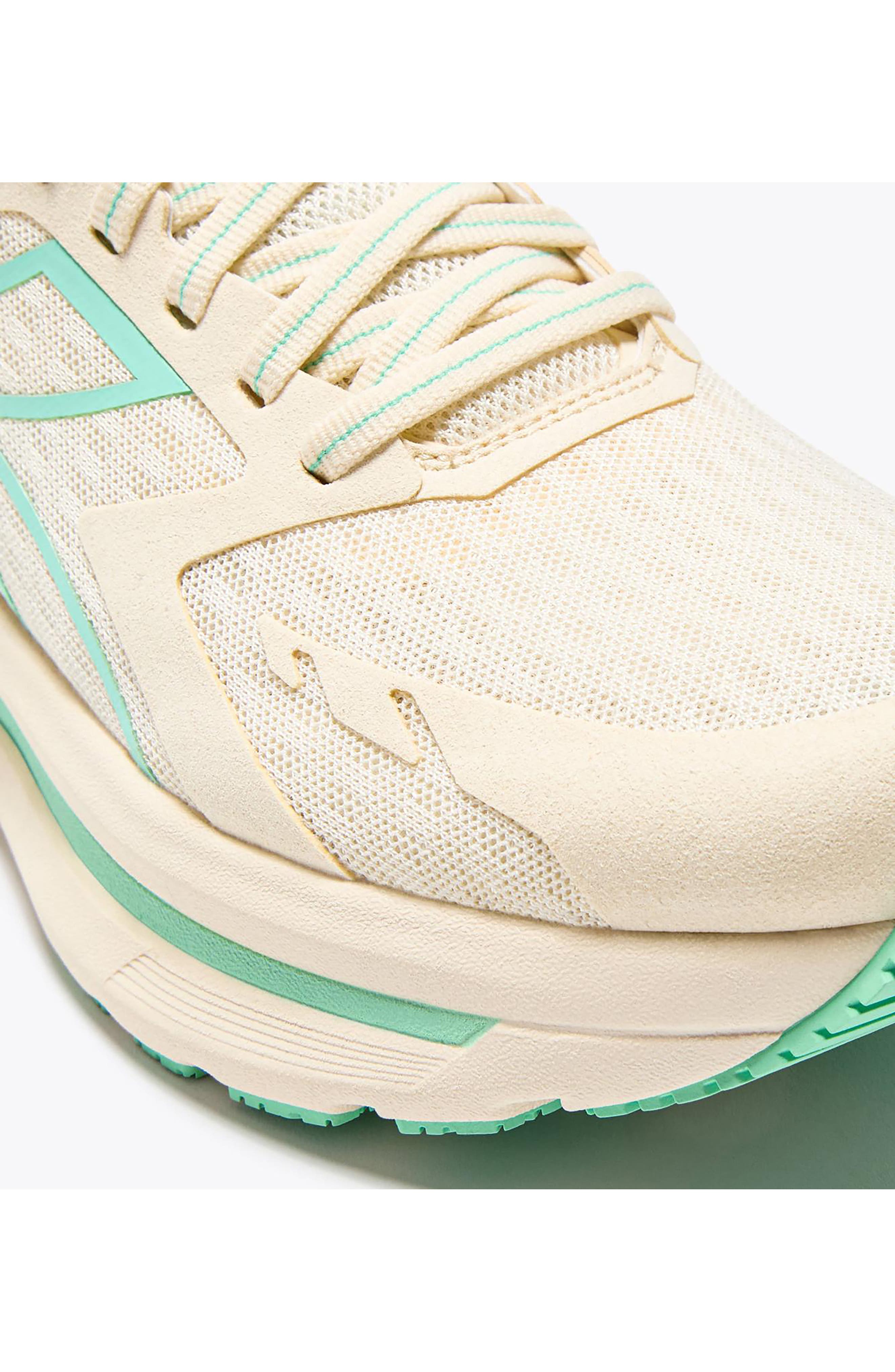 Cellula Running Shoe, Alternate, color, WHISPER WHITE/ CABBAGE
