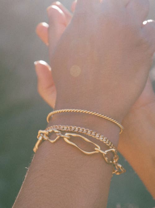 Ottoman Hands Etta Chain Necklace In Gold