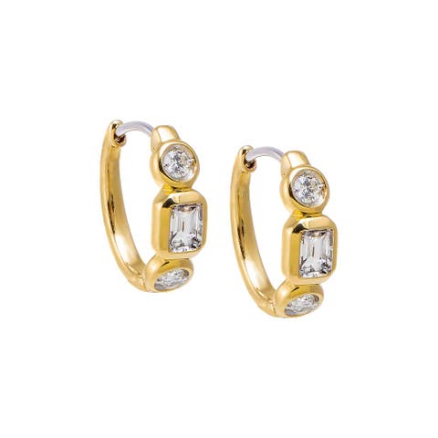 Diamond Round X Emerald Bezel Huggie Earring 14K