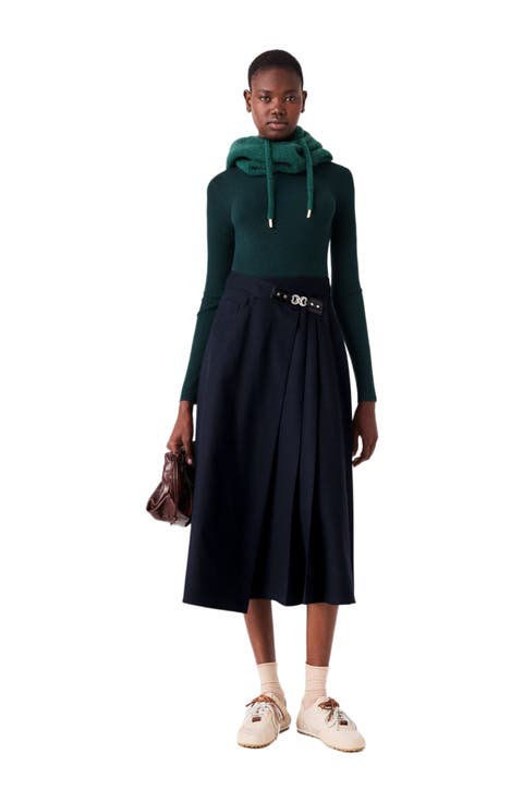Long Pleated Skirt With Buckle