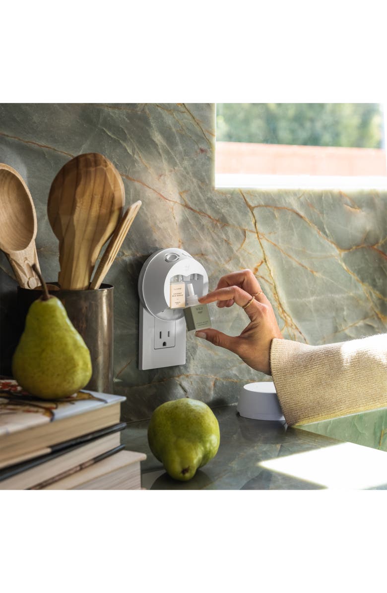 The Pura 4 Smart Fragrance Diffuser