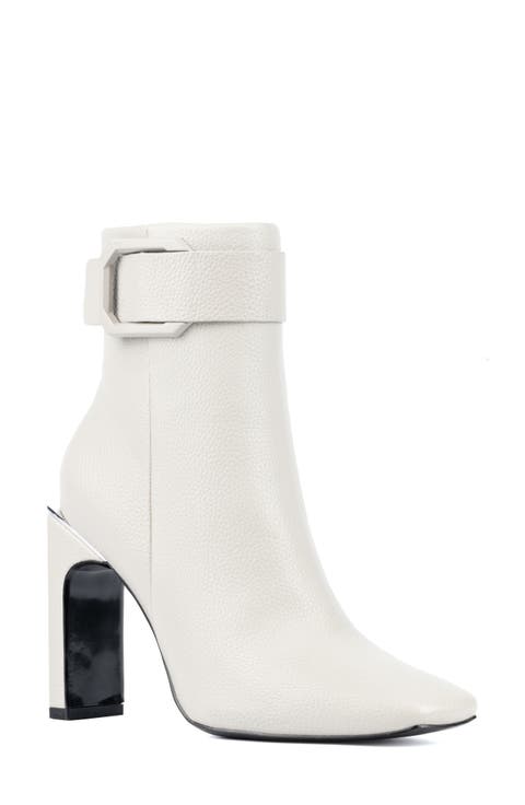 Daphne Block Heel Bootie (Women)