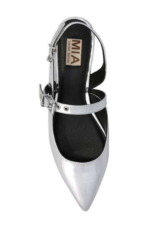 Mia Aree Pointed Toe Flat In Gray