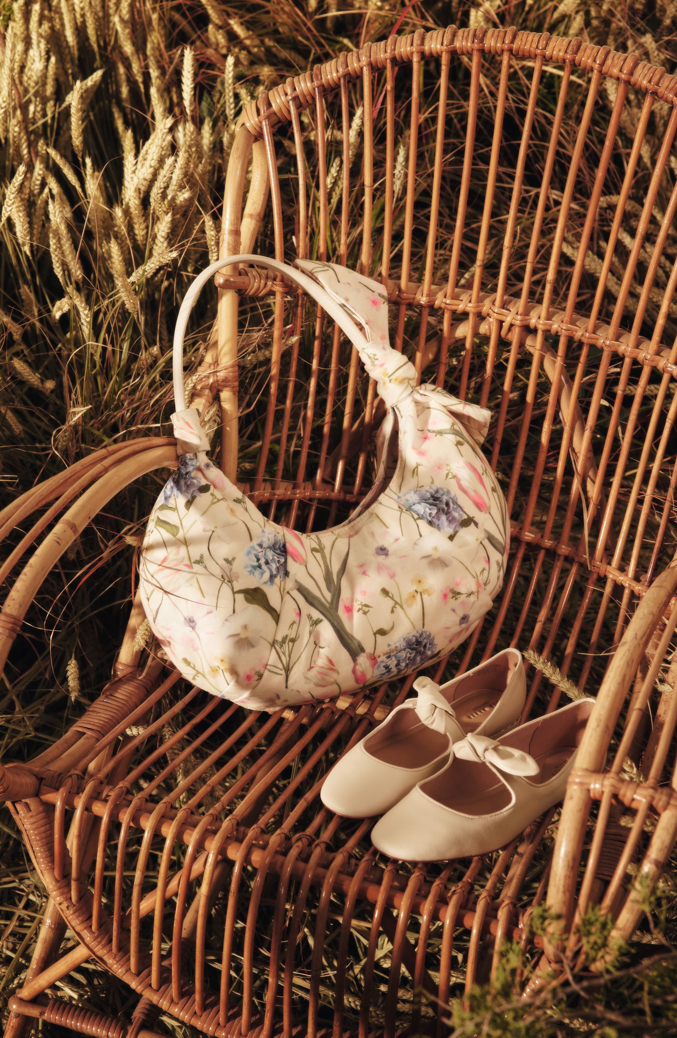 Clara Flat, Alternate, color, WHITE/ BONE