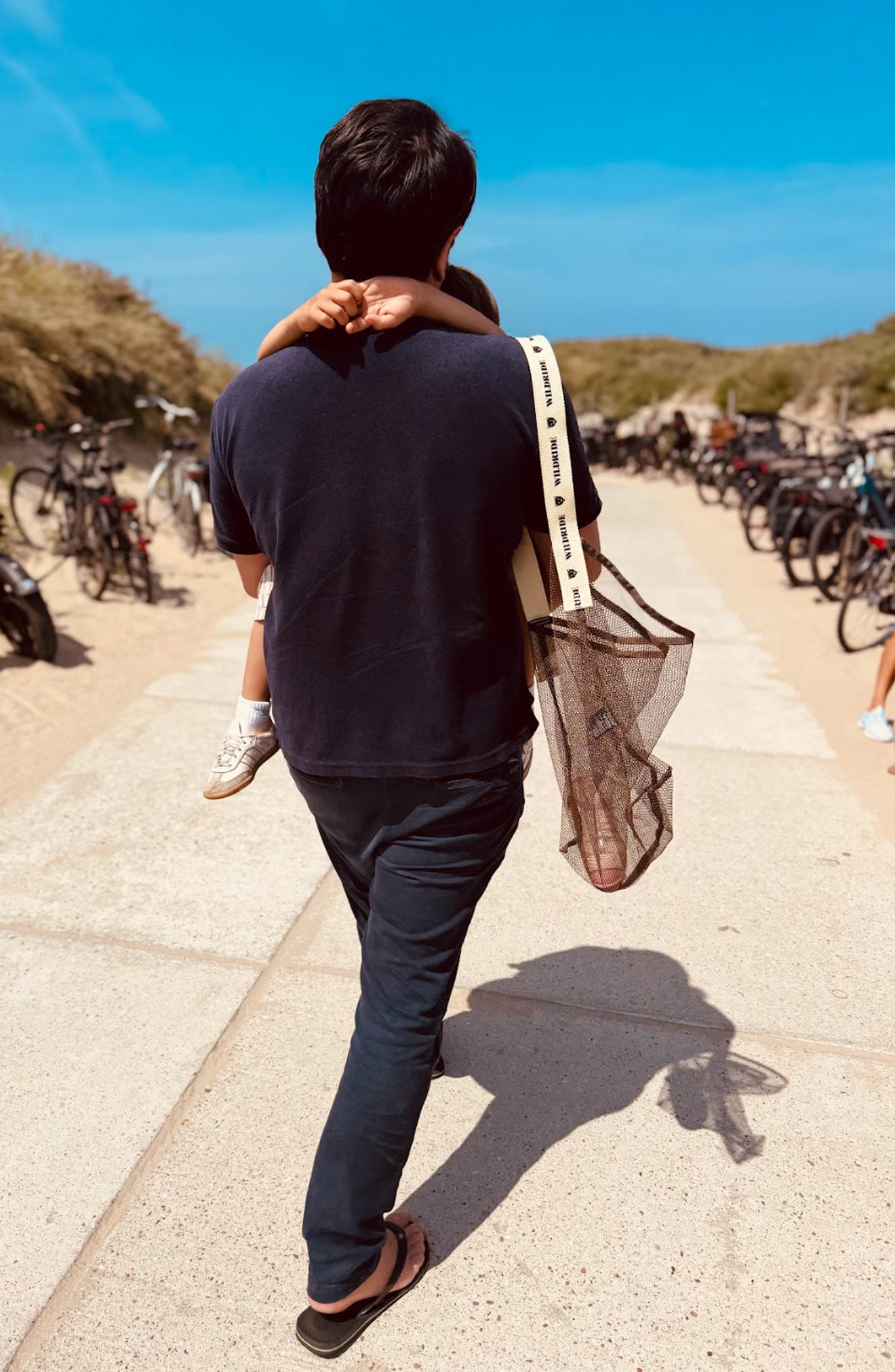 WILDRIDE Mesh Beach Bag, Alternate, color, Coffee