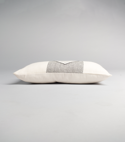 Voz Diamante Lumbar Pillow With Border In Black/ivory