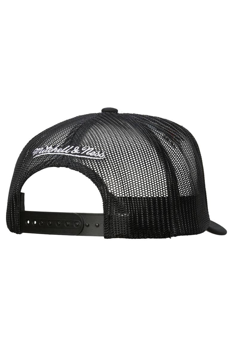 Men's Mitchell & Ness White/Black Los Angeles Kings Gridlock Trucker Adjustable Hat, Alternate, color, White