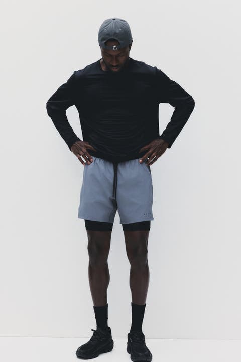 Double-layered sports shorts with drymove