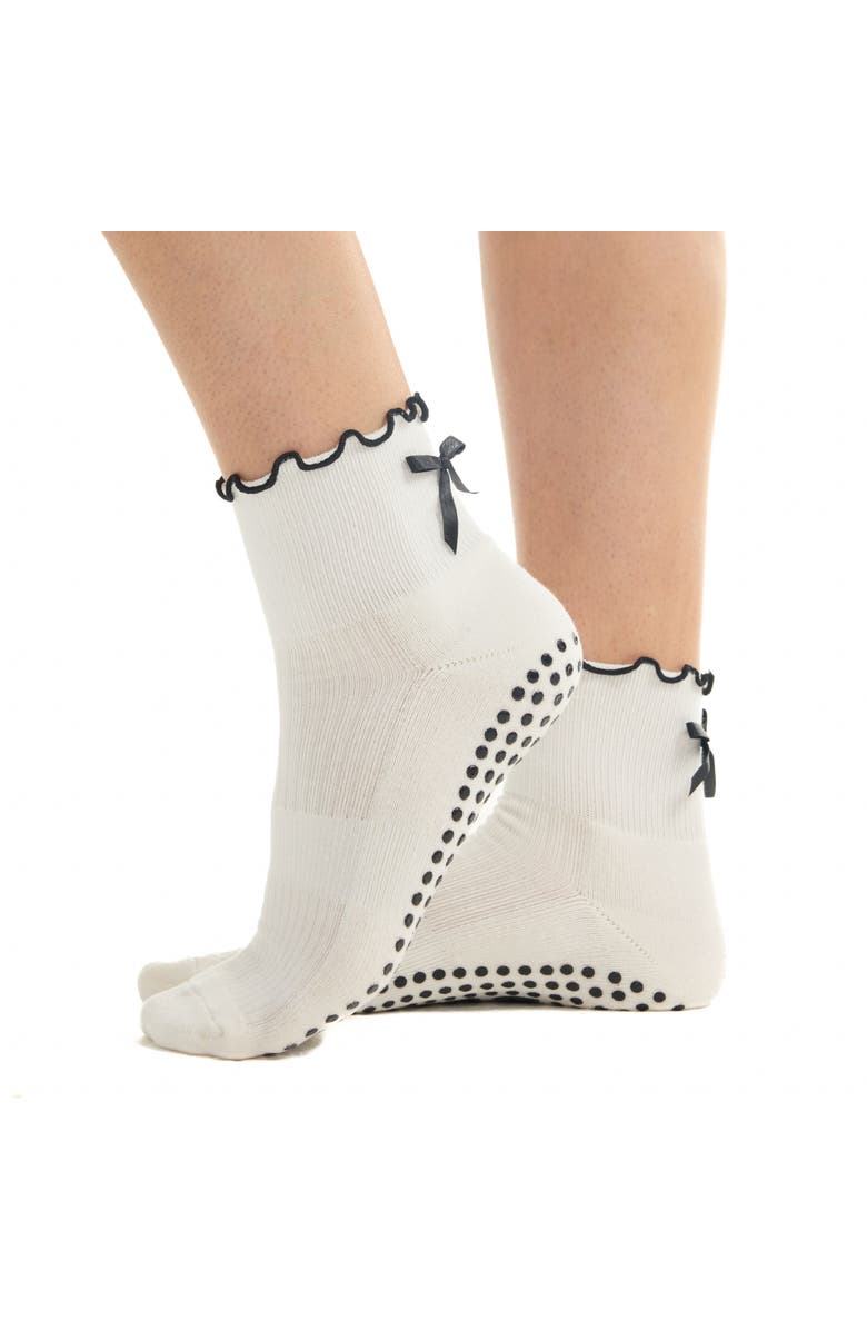 Souls. Ruffle Bow Ankle Grip Socks, Main, color, Off-White