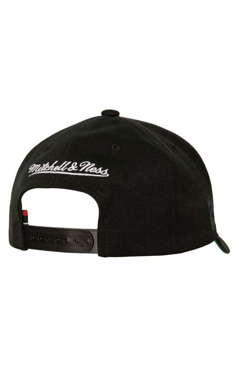 Mitchell & Ness Men's  Black New York Knicks SUGA x NBA by Mitchell & Ness Capsule Collection Glitch Stretch Snapback Hat, Alternate, color, 