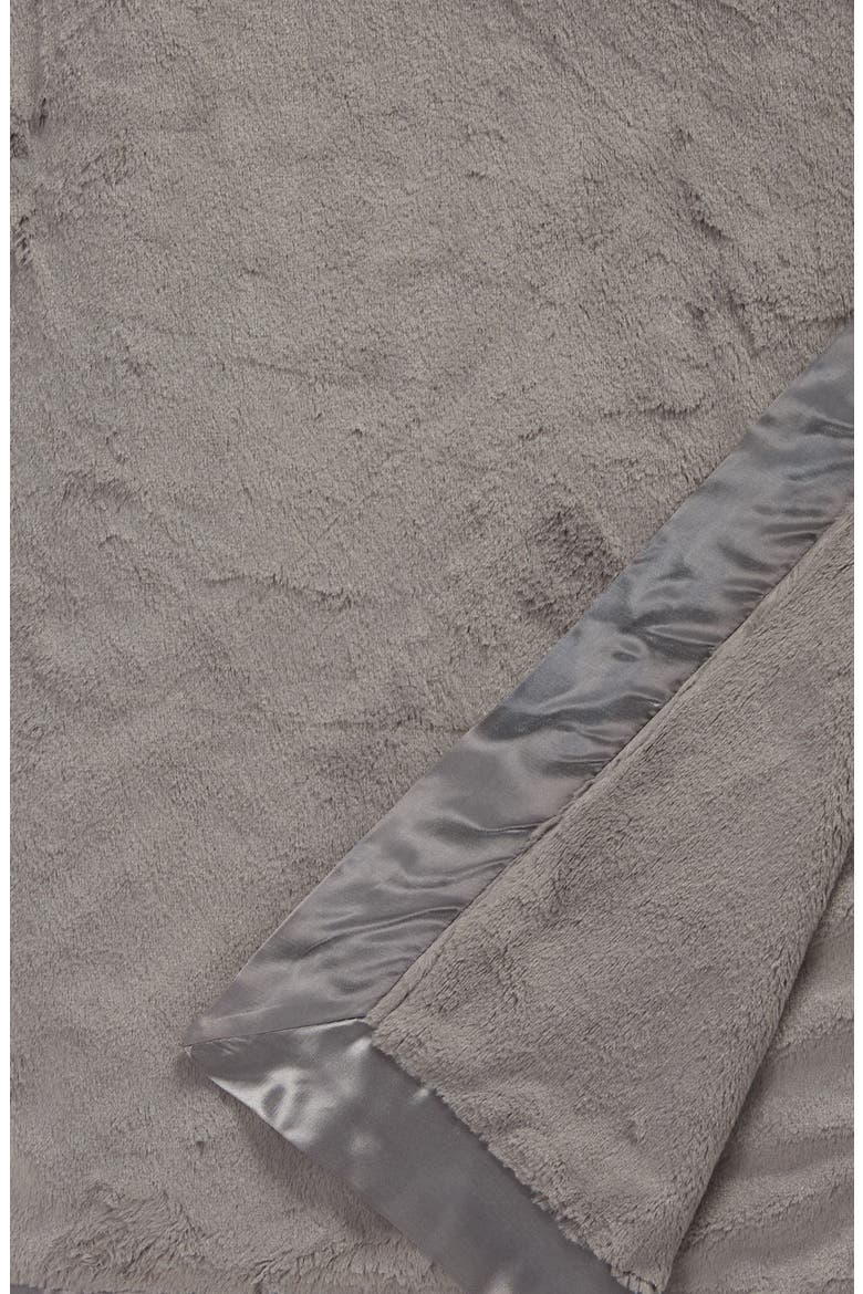 Giraffe at Home Luxe™ Throw, Alternate, color, CHARCOAL