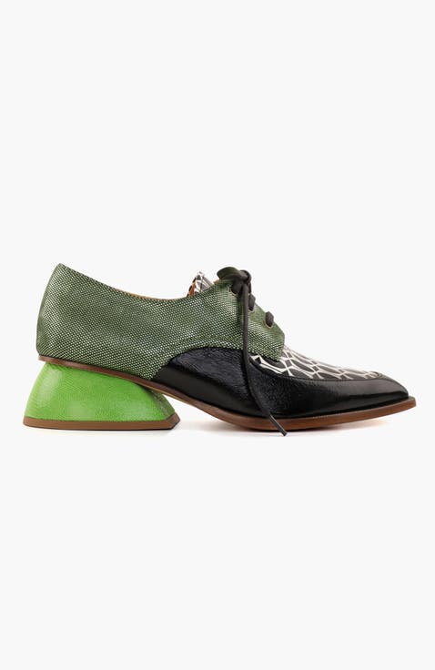 Geometric Print Patent Leather Lace-Up Pump