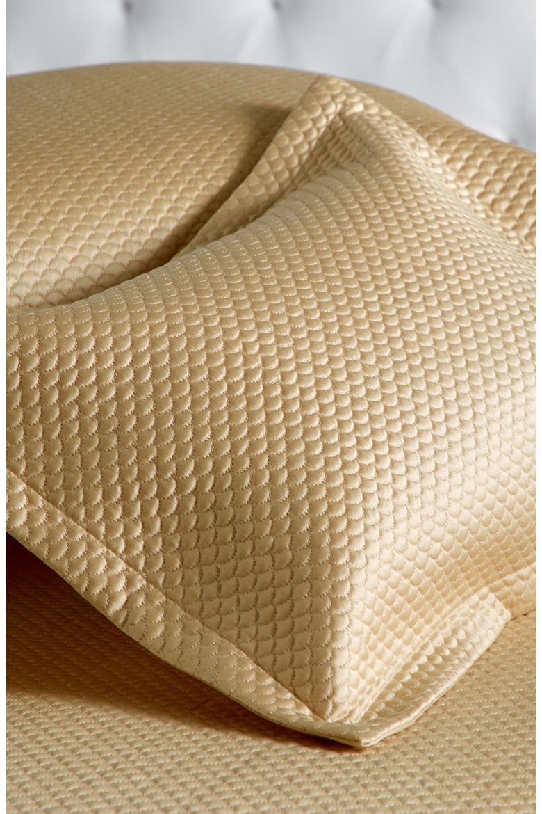 Alba 600 Thread Count Quilted Comforter, Alternate, color, CHAMPAGNE