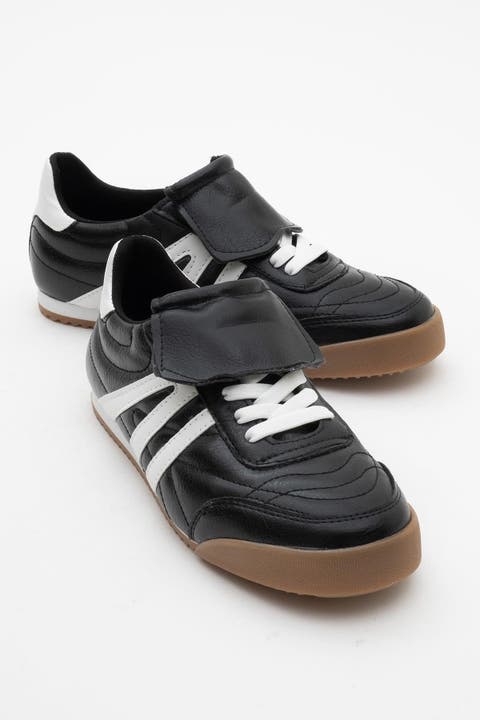 Bria Sneakers