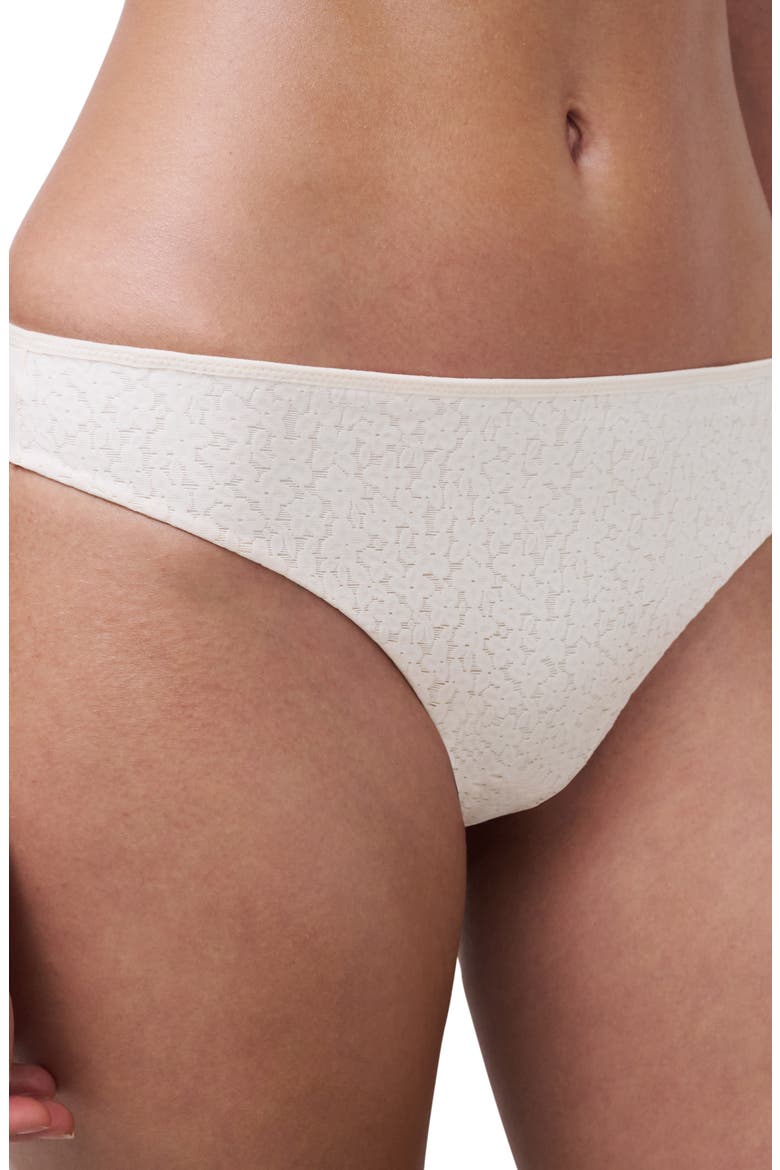 Norah Tanga Thong, Alternate, color, TALC