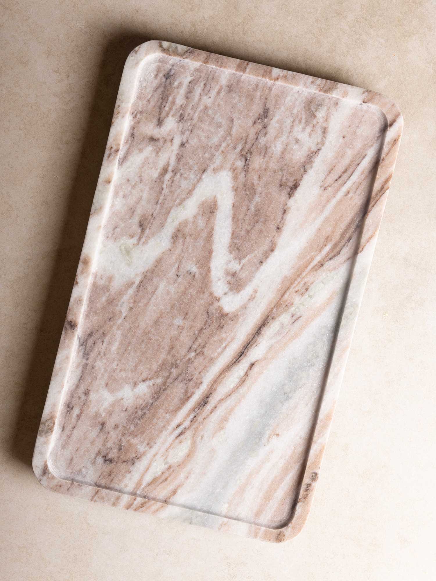 GAURI KOHLI Clover Beige Marble Tray - Beige