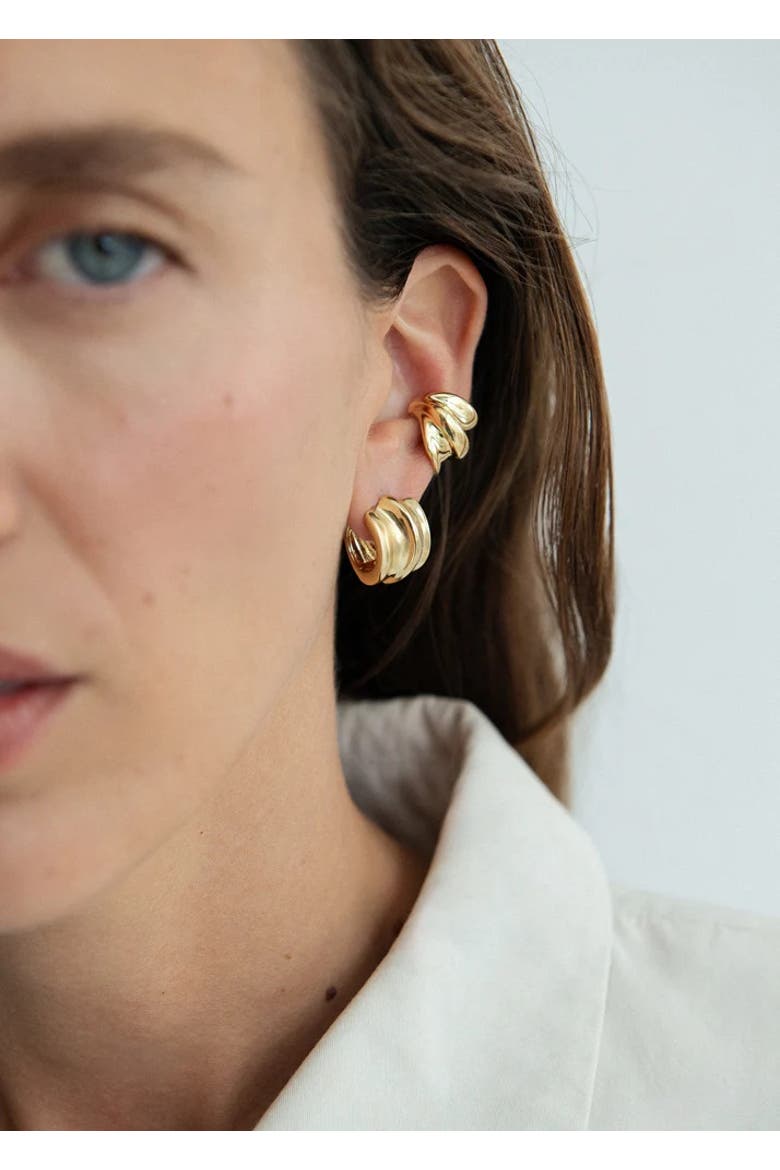14kt Gold Wave Twist Small Hoops, Alternate, color, Yellow Toned Gold