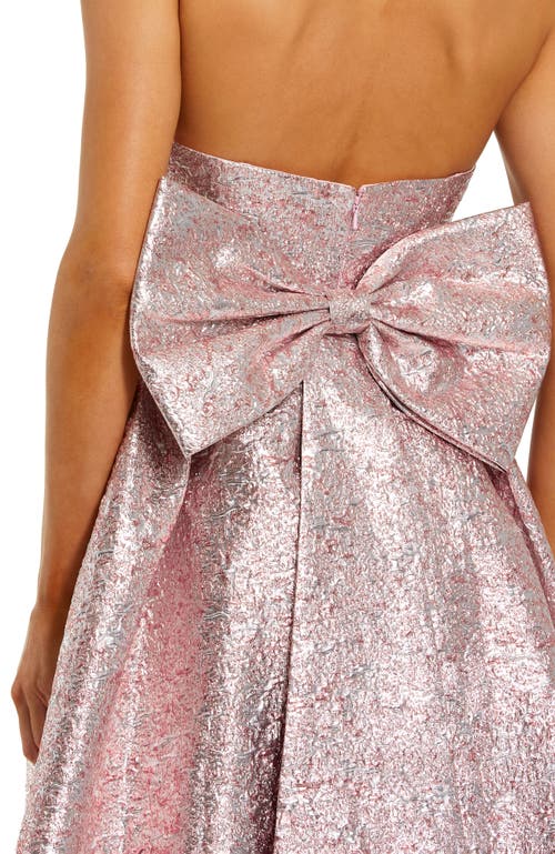 MAC DUGGAL MAC DUGGAL METALLIC STRAPLESS BROCADE GOWN WITH OVERSIZED BOW