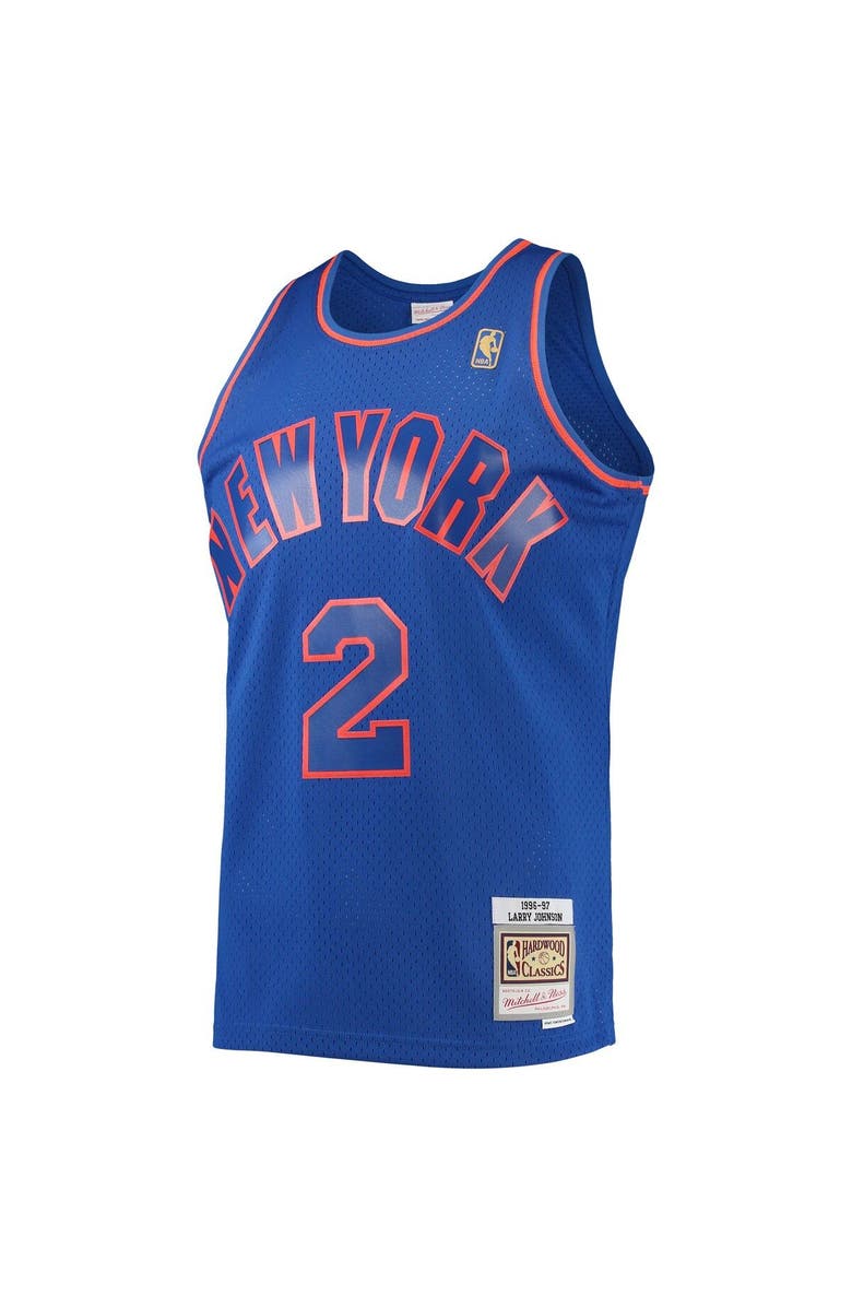 Mitchell & Ness Men's Mitchell & Ness Larry Johnson Blue New York Knicks 1996/97 Hardwood Classics Swingman Jersey, Alternate, color, 