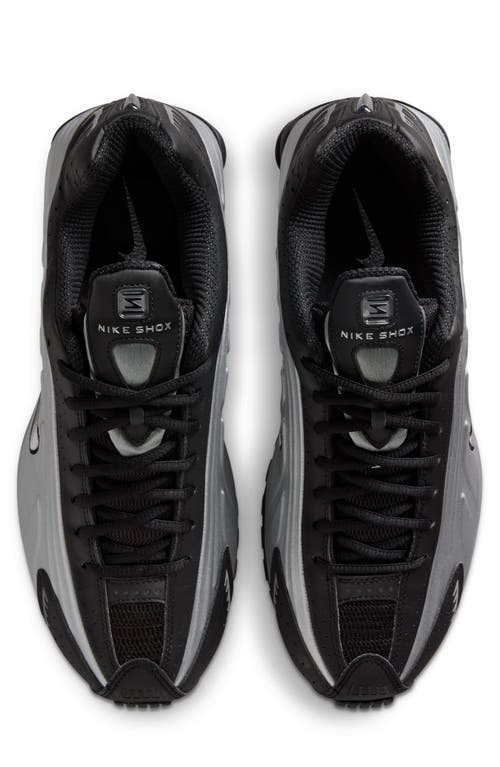 Nike Shox R4 Sneaker In Black