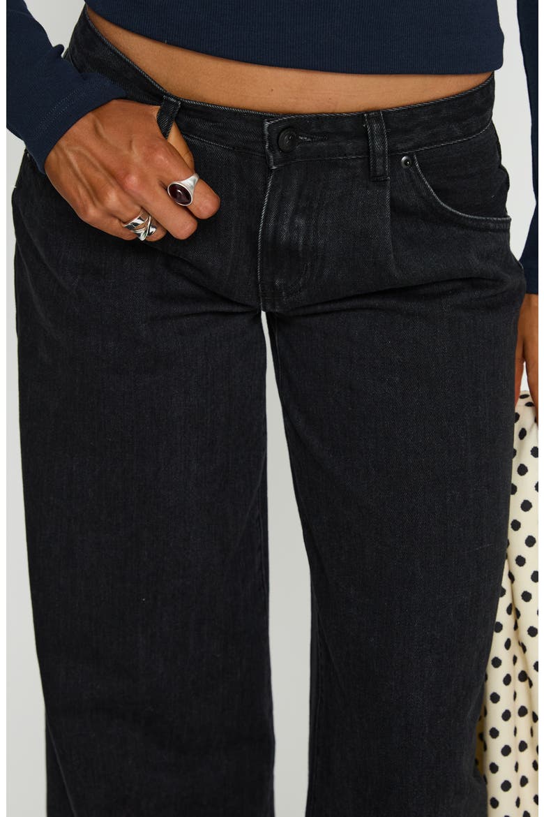 Supercut Low Rise Pleated Wide Leg Jeans, Alternate, color, WASHED BLACK