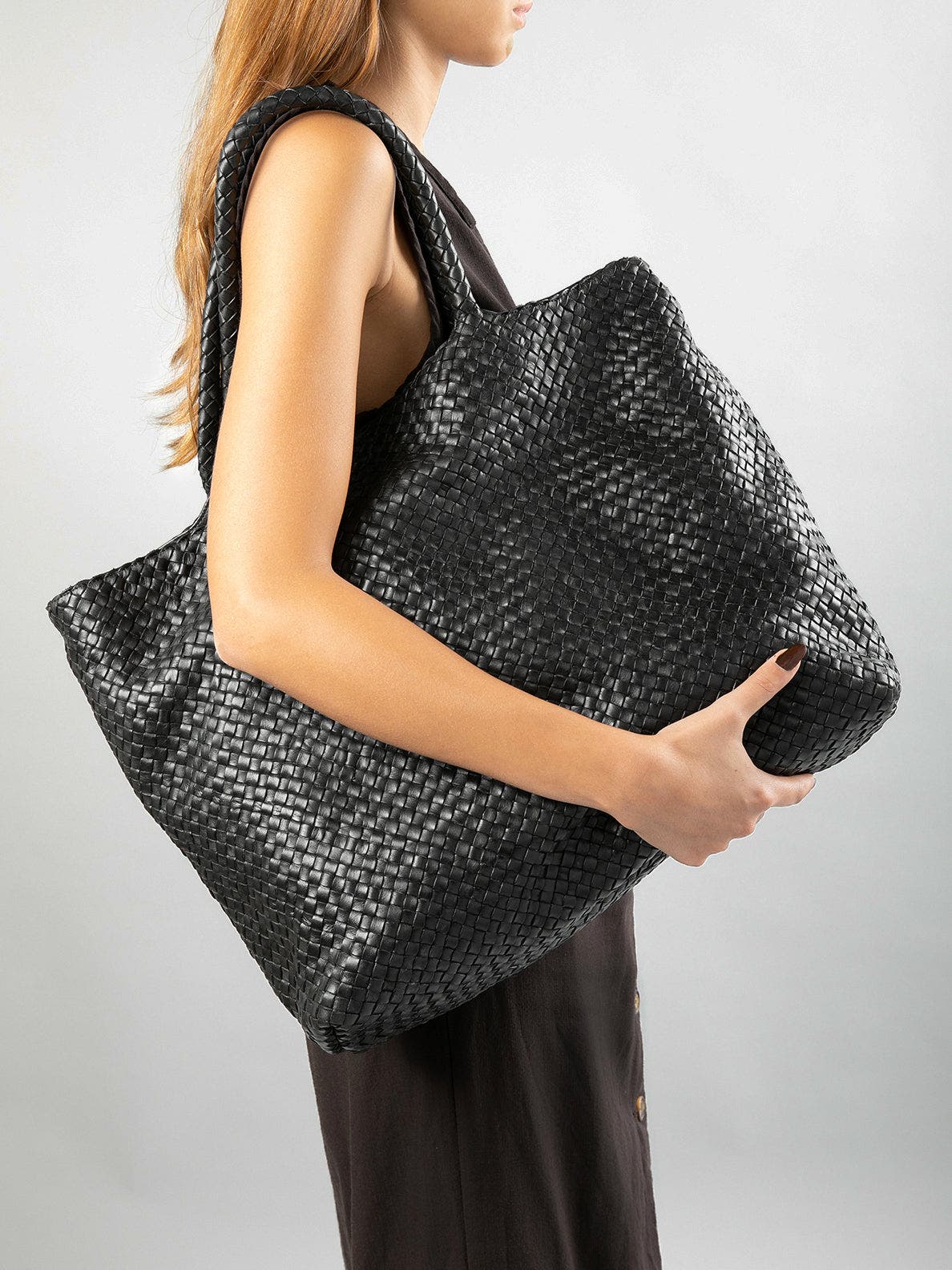 OC CLASS 35 Shoulder Bag, Alternate, color, Black