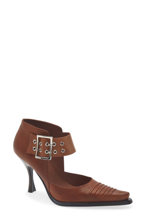 Written Pointed Toe Pump