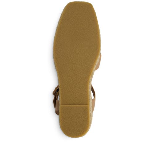 BERNARDO FOOTWEAR BERNARDO FOOTWEAR MONRI FISHERMAN SANDAL 