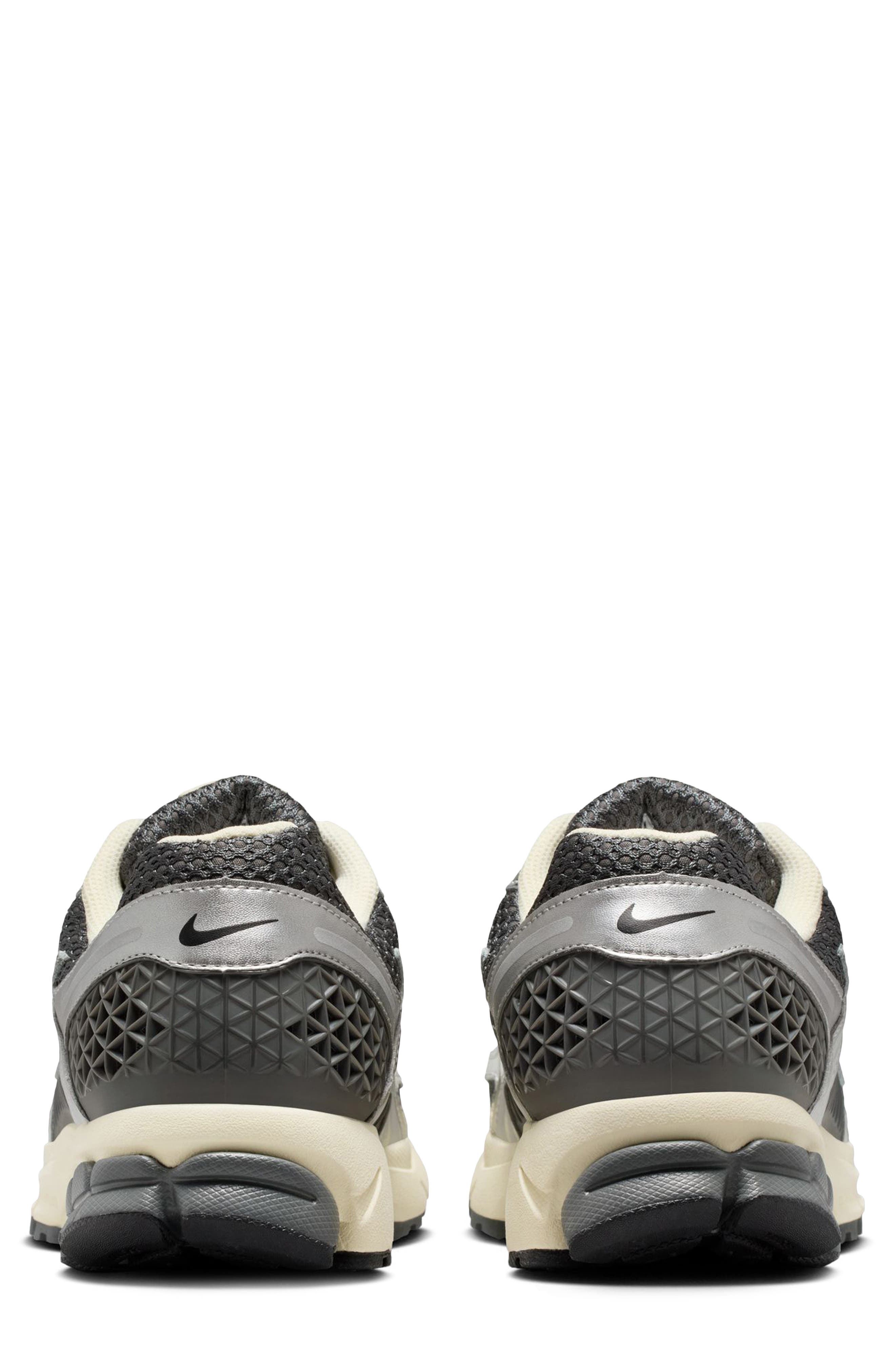Zoom Vomero 5 Sneaker, Alternate, color, IRON GREY/ CHROME