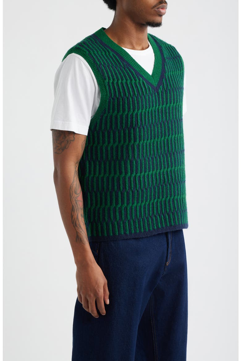 Geo Pattern V-Neck Vest, Alternate, color, MEDIUM GREEN