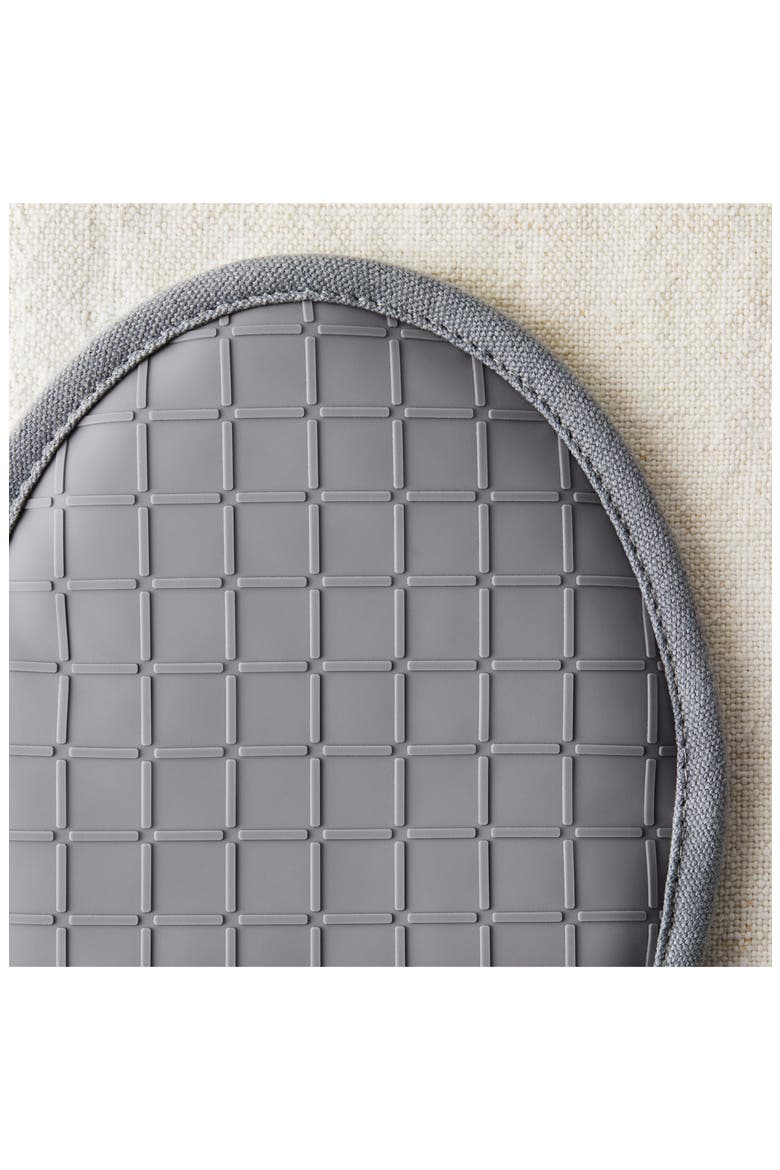 Set of Two Silicone Potholders, Alternate, color, PEPPERCORN