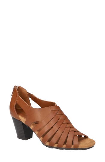Easy Street Vanni Sandal In Brown
