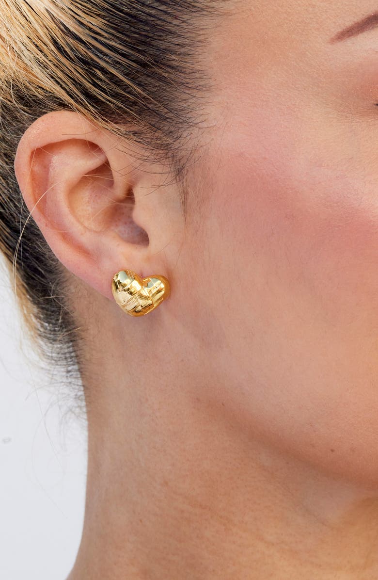 SAVVY CIE JEWELS Basketweave Textured Heart Stud Earrings, Alternate, color, Yellow Gold