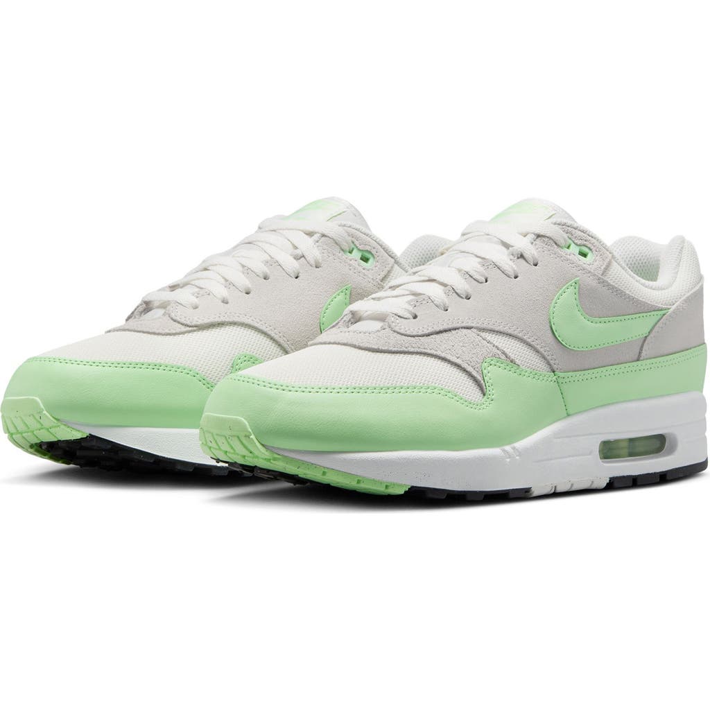 Nike Air Max 1 Essential Sneaker