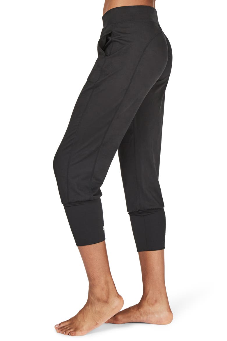 Garudasana Crop Yoga Trousers, Alternate, color, BLACK MARL