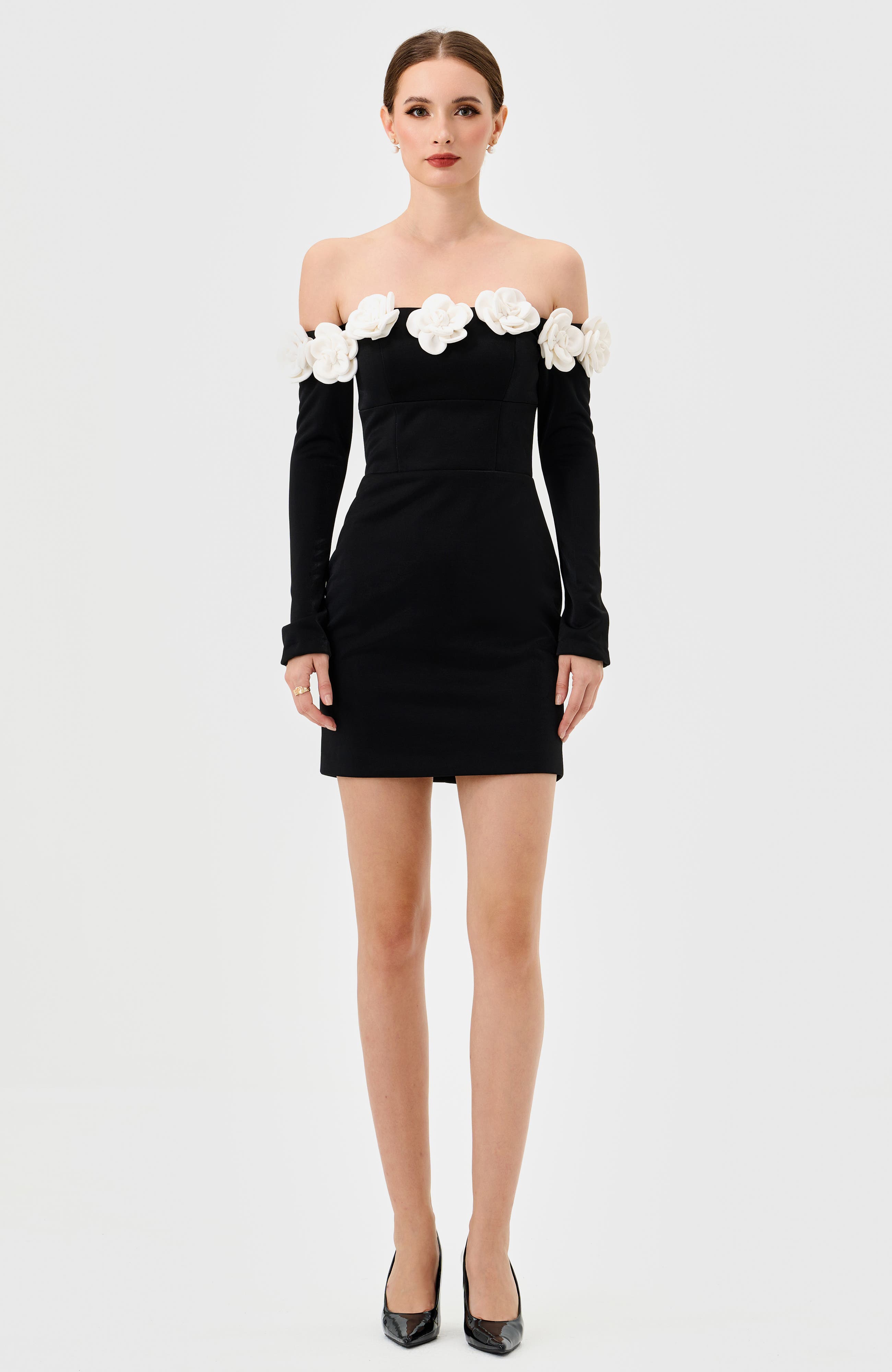 selected BLACK/WHITE FLOWER