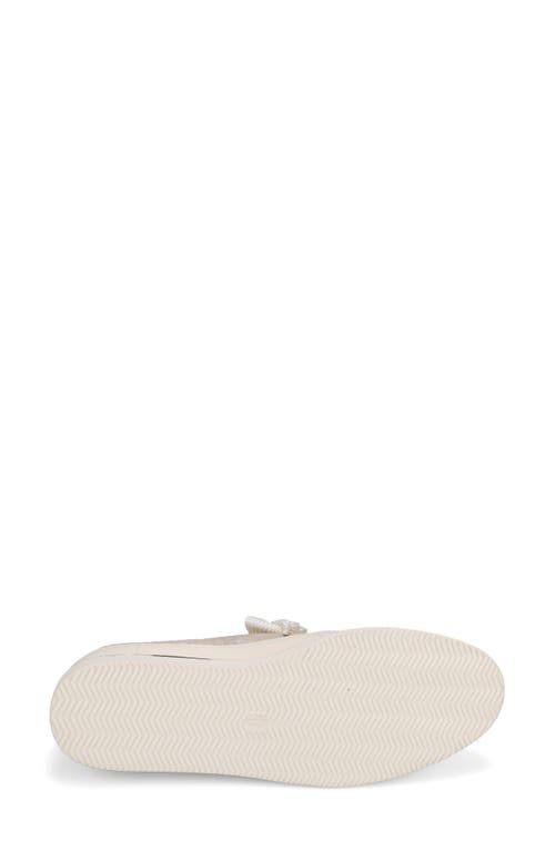 Vaneli Quenda Metallic Sneaker In Champagne