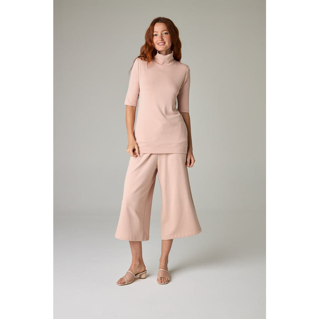 Eavolu Baikal Eco-luxe Fleece Crop Pant In Pink