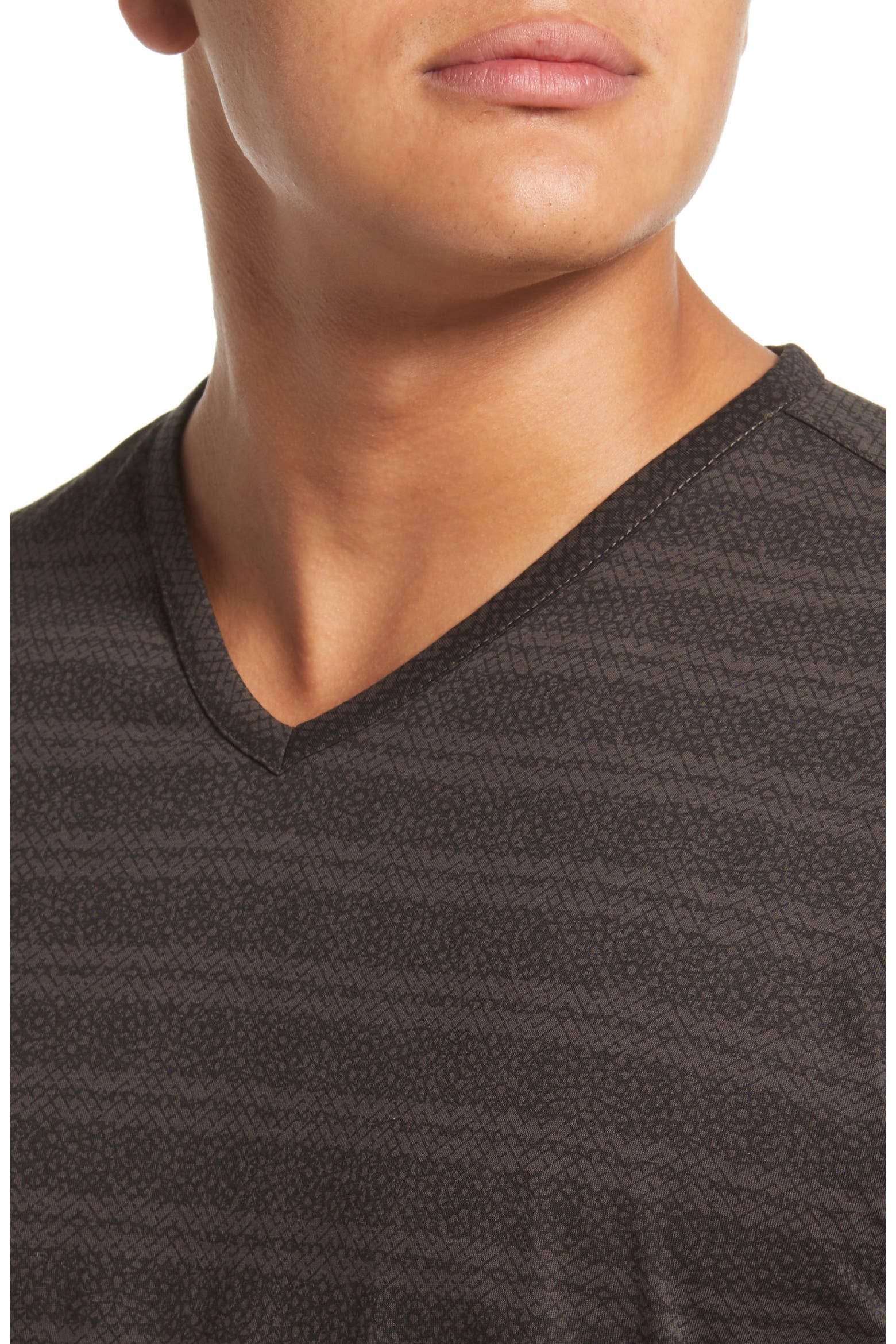 Neck Riing Robert Barakett Men's Pavillion Stripe V-Neck T-Shirt (Men) | Nordstromrack