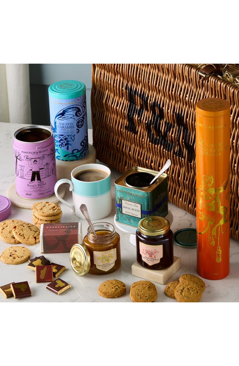Fortnum
Mason The King
s Hamper Wicker Gift Basket, Alternate, color, Assorted Pre Pack