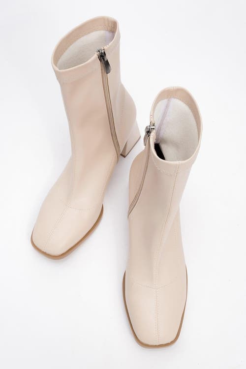 Prologue Shoes Plesa Chunky Heel Boot In Neutral