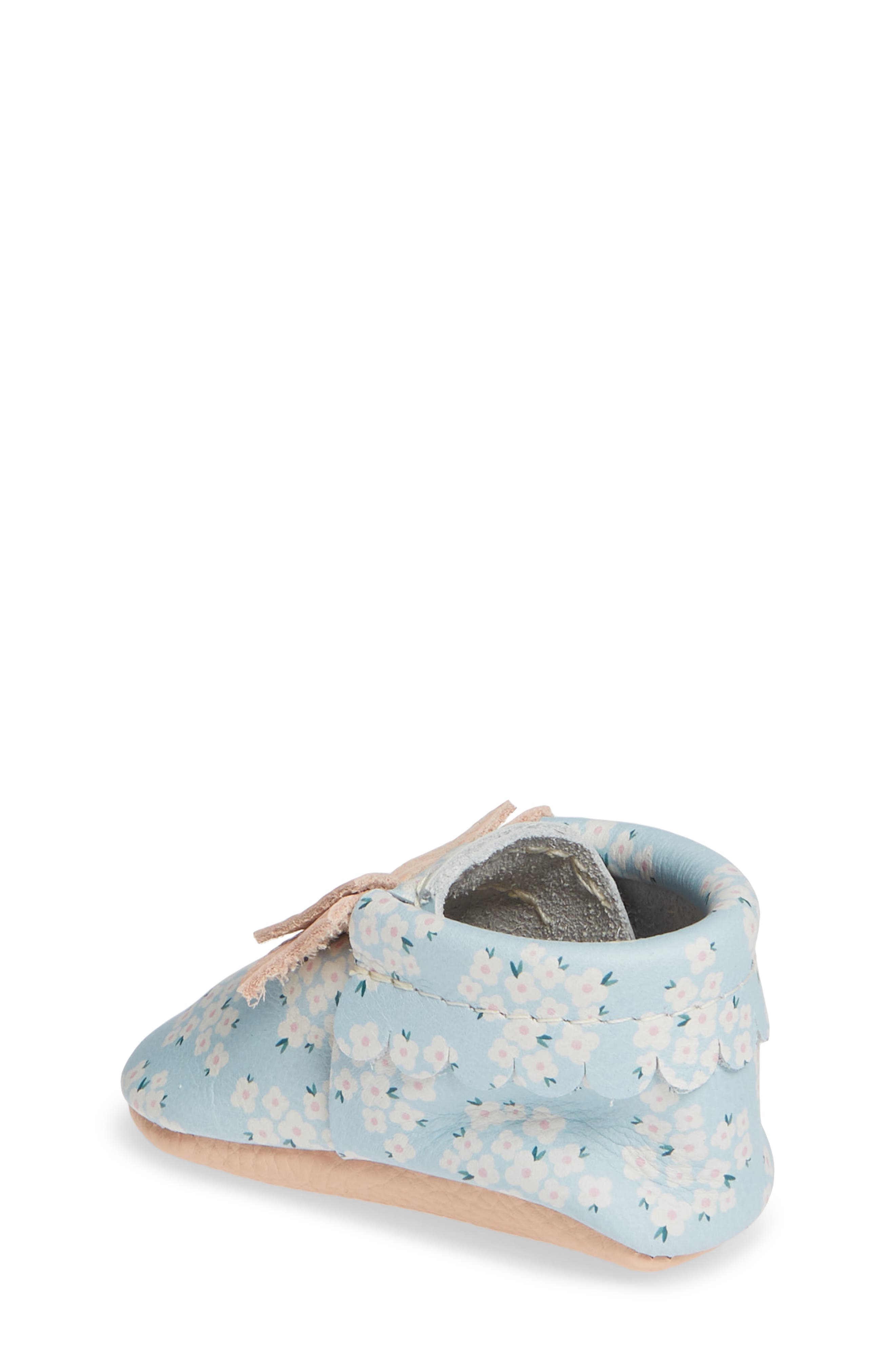 Bow Moccasin, Alternate, color, BLUE DITSY BOW