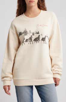 GOLDEN HOUR Tis the Season Horses Graphic Sweatshirt