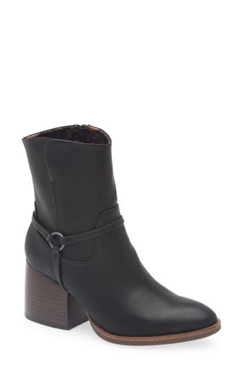 Korks Selena Block Heel Harness Boot In Black