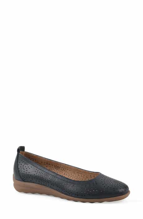CLIFFS BY WHITE MOUNTAIN Cortney Perforated Ballet Flat