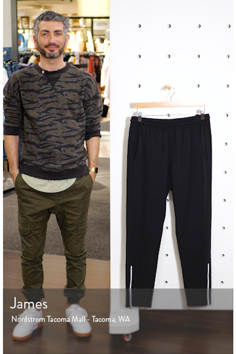 Core Stretch Woven Pants video
